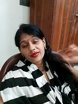 Eshwari_Chopra naked in live sex video chat