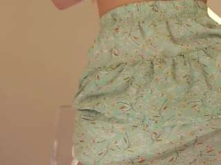 HaileyQueeen on webcam for live free nude chat now