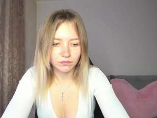 Kruassan33 on webcam for live free nude chat now