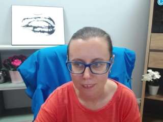 LizzySparkle on webcam for live free nude chat now