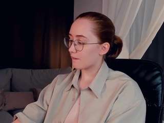 MaidaFeltham on webcam for live free nude chat now