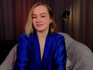 MeghanBradwell on webcam for live free nude chat now