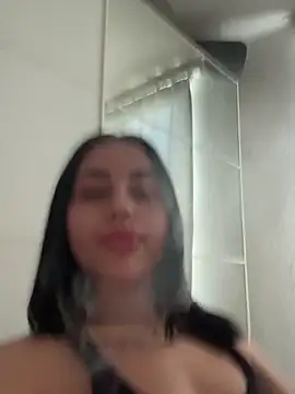 Missmilawild naked in live sex video chat