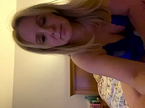 Mistress-LillyRose naked in live sex video chat