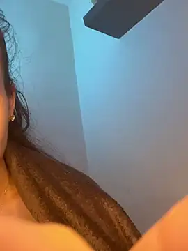 Oceane0824 naked in live sex video chat