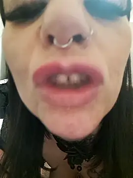 -SallyBlack- naked in live sex video chat