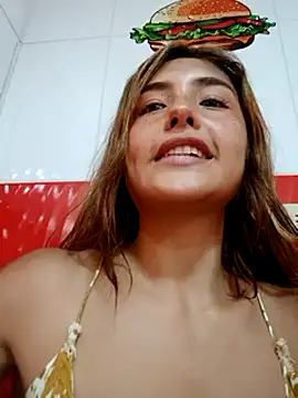 sorpresa_x naked in live sex video chat