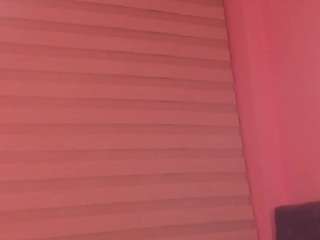 SuzieBluee on webcam for live free nude chat now