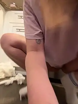 sweetgabriela naked in live sex video chat