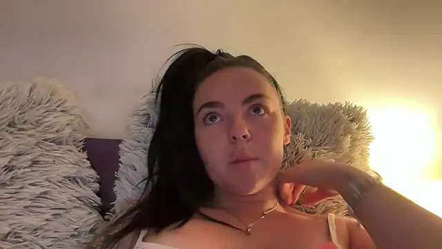 YorkshireLass naked in live sex video chat