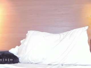 Abbymonroee on webcam for live free nude chat now