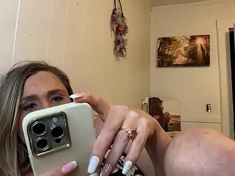 Blondie955 naked in live sex video chat