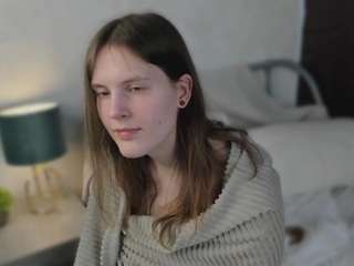 CloverClutter on webcam for live free nude chat now