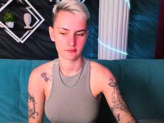 LindaBryantt on webcam for live free nude chat now
