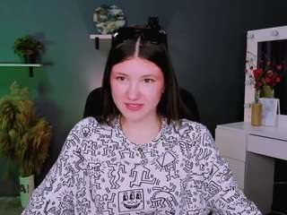 lissa-night on webcam for live free nude chat now