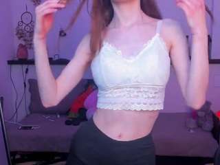 LolaSweetnesss on webcam for live free nude chat now