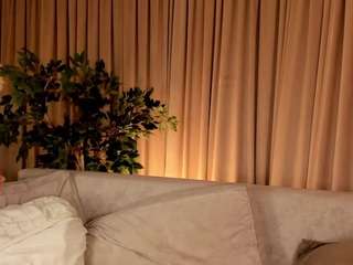 LorettaFlowers on webcam for live free nude chat now