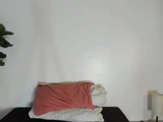 LuCyLaSpIcY on webcam for live free nude chat now