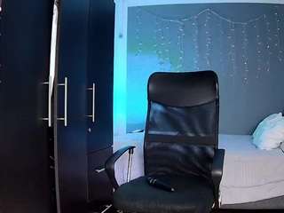 Moonviolet on webcam for live free nude chat now