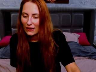 SaraAllien on webcam for live free nude chat now