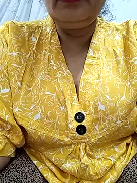 SONIYA_THAKUR naked in live sex video chat