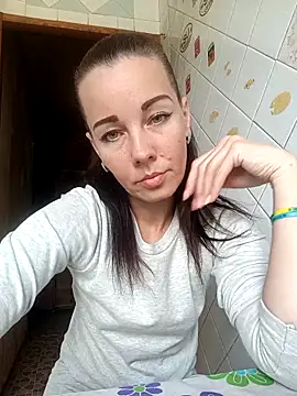 Adeline3302 naked in live sex video chat