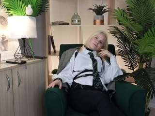 AinsleyHearl on webcam for live free nude chat now