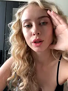 Aleksa_qt naked in live sex video chat