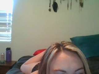 alyjeanne0420 on webcam for live free nude chat now