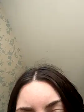 ariasbeautyx naked in live sex video chat