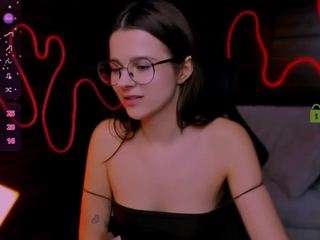 cordelia-hill on webcam for live free nude chat now