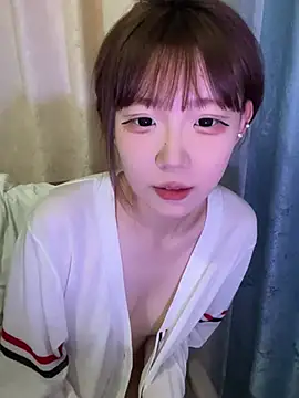 D-033 naked in live sex video chat