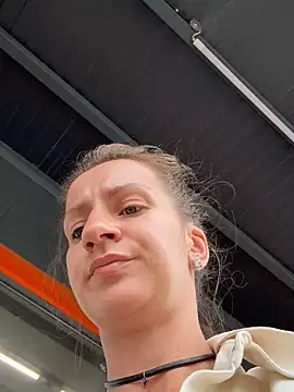 EvvaMur naked in live sex video chat