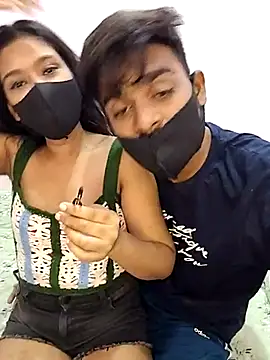 Haavsi_couple naked in live sex video chat
