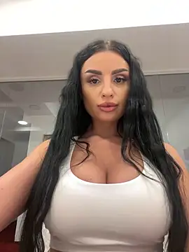 IsabelleHunt naked in live sex video chat