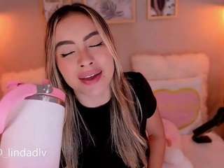 lindaVega on webcam for live free nude chat now