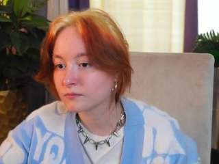 LynDollins on webcam for live free nude chat now