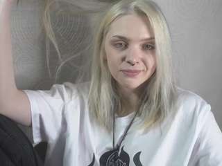 MarianElin on webcam for live free nude chat now