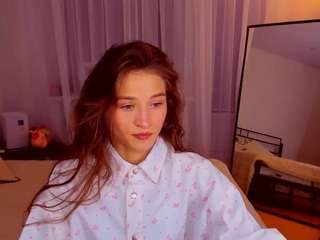MiaSails on webcam for live free nude chat now