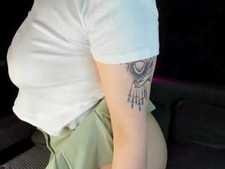 Michele-Green on webcam for live free nude chat now