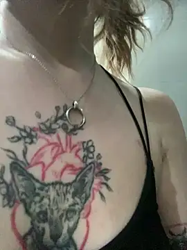 Mimiumu naked in live sex video chat
