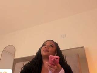 Miss Mian on webcam for live free nude chat now