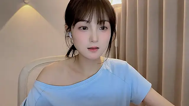 SHUIshui_ naked in live sex video chat