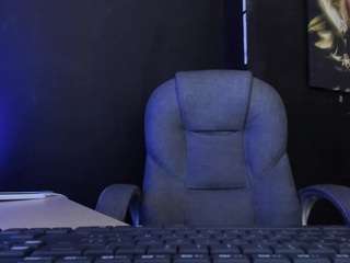 Viktoria-daviss on webcam for live free nude chat now