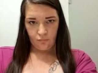 yournewfav2025 on webcam for live free nude chat now
