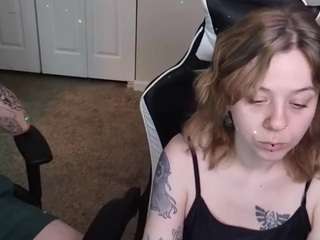 Zeldaaaa25 on webcam for live free nude chat now