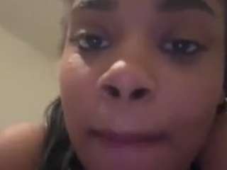 annelynn444 on webcam for live free nude chat now