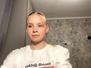 AnnisFitt on webcam for live free nude chat now