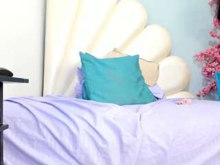 AteneaMillers on webcam for live free nude chat now