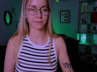 dayana-swan on webcam for live free nude chat now